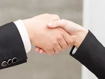 حول الملابس العاكسة