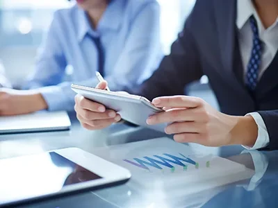 من الآمن أن تراه في الملابس العاكسة الآمنة