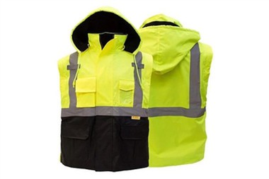 تحت أي ظروف تعكس السترة العاكسة الضوء؟