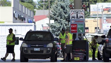 لماذا يتعين عليك ارتداء ملابس السلامة الواقية من الكهرباء الساكنة للعمل في مح...