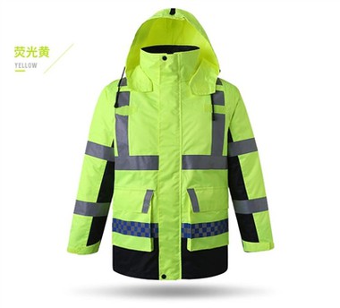 ما هي فوائد ارتداء الملابس العاكسة؟