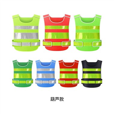 ما هي أنواع العمل التي تمثلها الألوان المختلفة لسترات السلامة العاكسة في موقع...